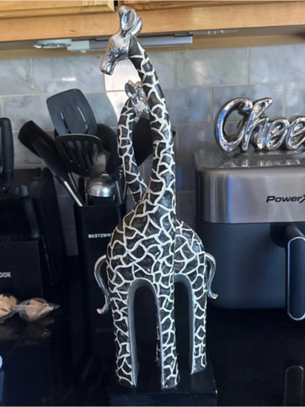 Unk Black & White Ceramic Giraffe Couple Figurine